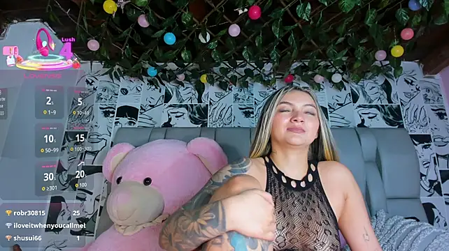 LucyRosse live cam on StripChat