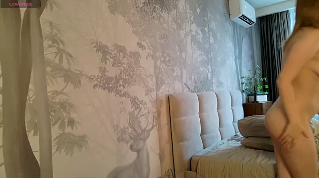 Slavicfox live cam on StripChat