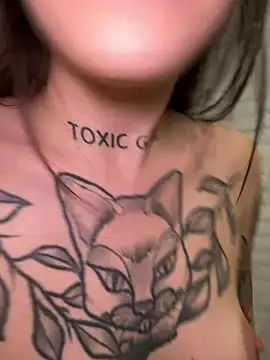 SaintSquirt live sex cam