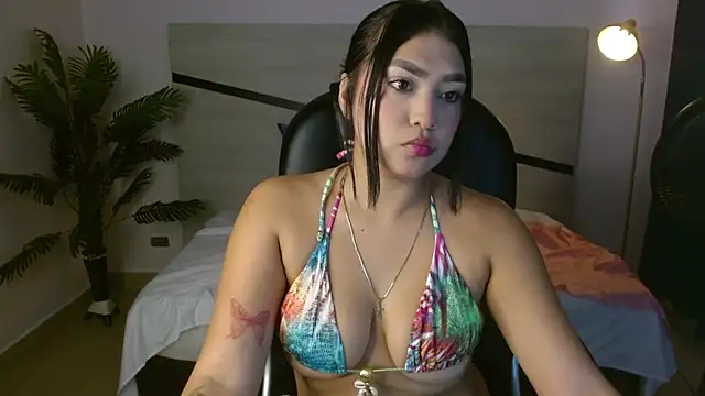isabela_hills live cam on StripChat