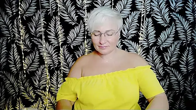 Olivia_playful live cam on StripChat