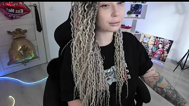 HoneySallyMoore live cam on StripChat