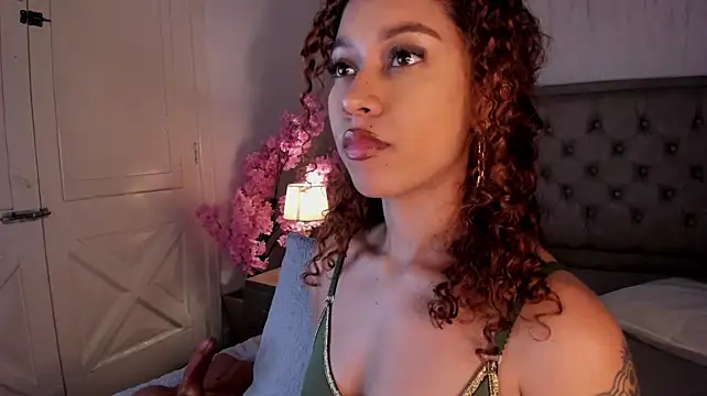 Sienna_brunette webcam