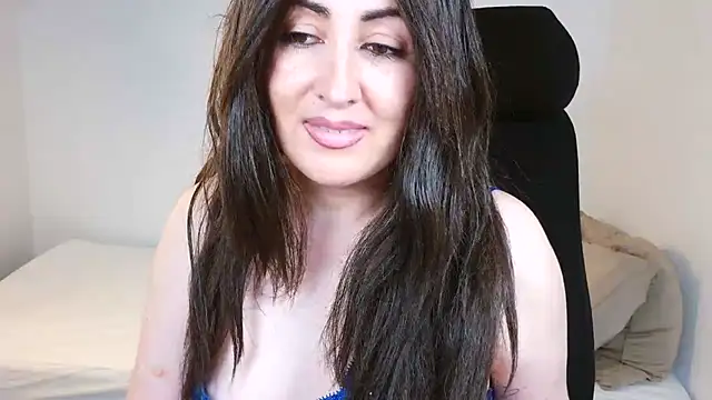 naughty_sarahh webcam