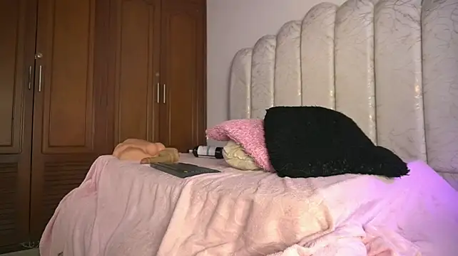pocahotass_11 webcam