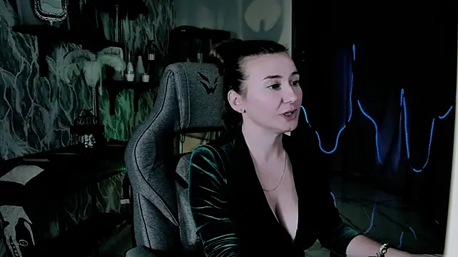 Golden_Dragon live cam on StripChat