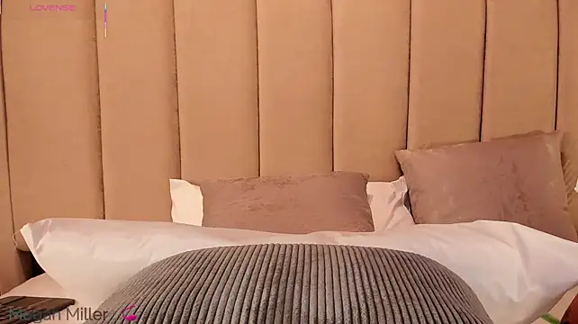 Megan_Mill webcam