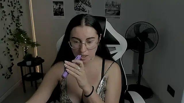 ChloeVibee webcam