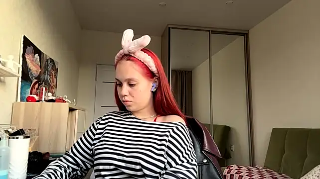 SelenShine live room snapshot on Stripchat