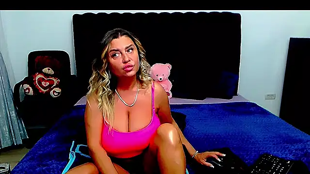 xplayfullblondexx webcam