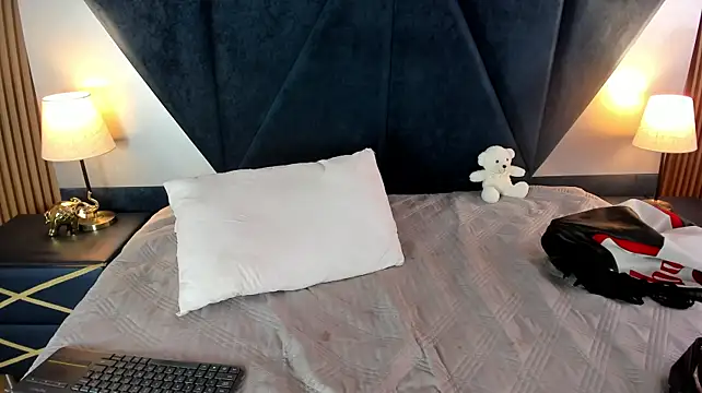 Olivia_Collinns1 webcam