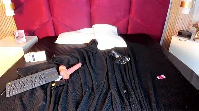 HannaRoussee webcam
