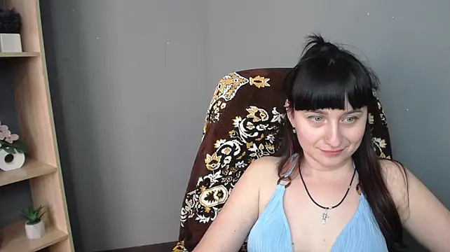 NinaFlawlees webcam