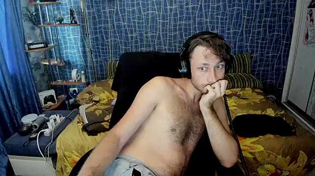 CuteBoy228 webcam