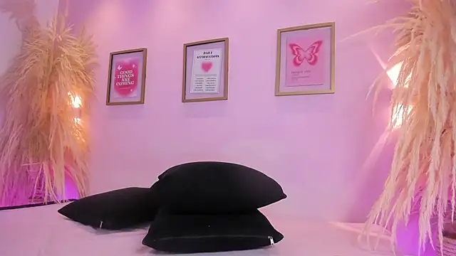 MiaaCarter_ webcam