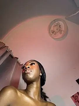 Nina_Velveta