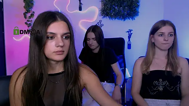 lisa_dark_ webcam