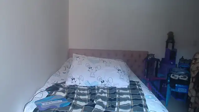 kateleyagrey live cam on StripChat