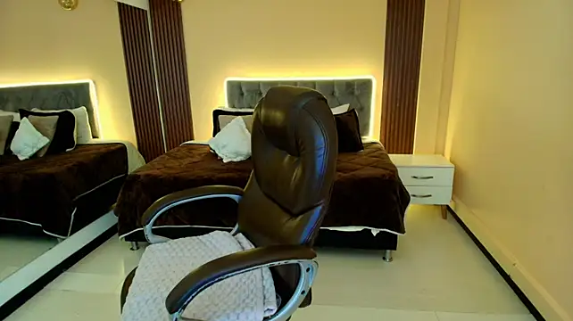 Blair_red_ webcam