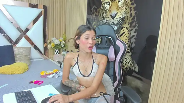 SaraiMadels webcam