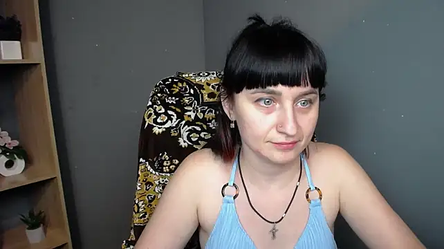 NinaFlawlees webcam