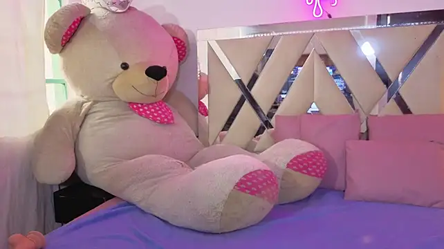 MILAH_TAY webcam