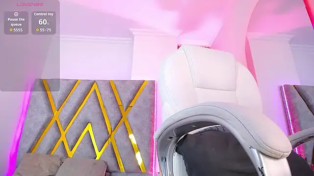 Lizza_Jones webcam
