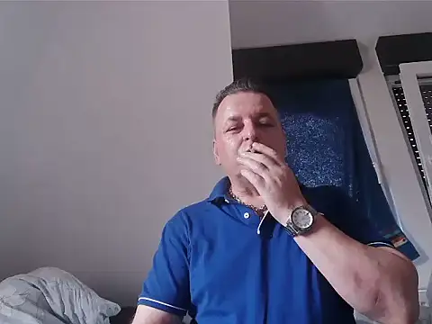 boy0230M webcam