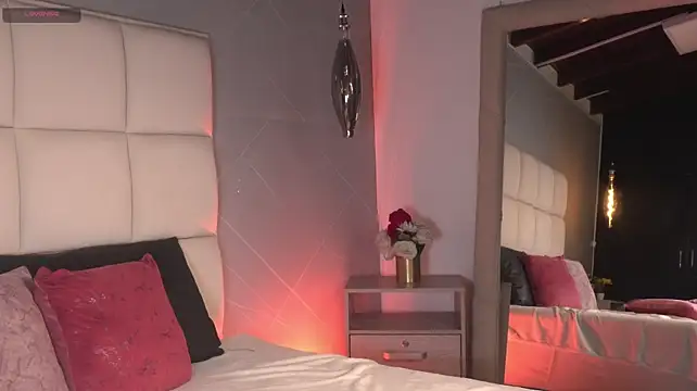 SaraMonroe1 webcam