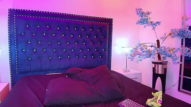 Juless_cornett live cam on StripChat