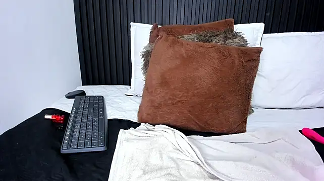 Slutty_Vicky live cam on StripChat