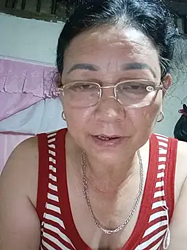 Lena_9x live cam on StripChat