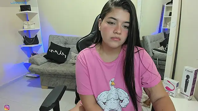 melody_pink_18 live cam on StripChat
