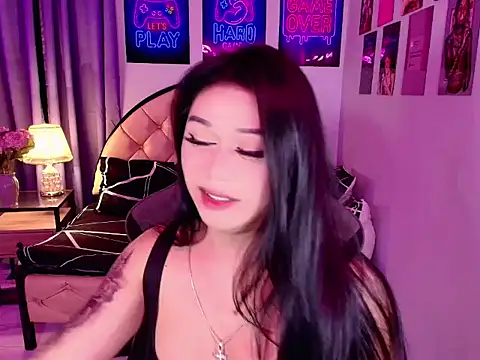 SexxyTsLoverr live cam on StripChat