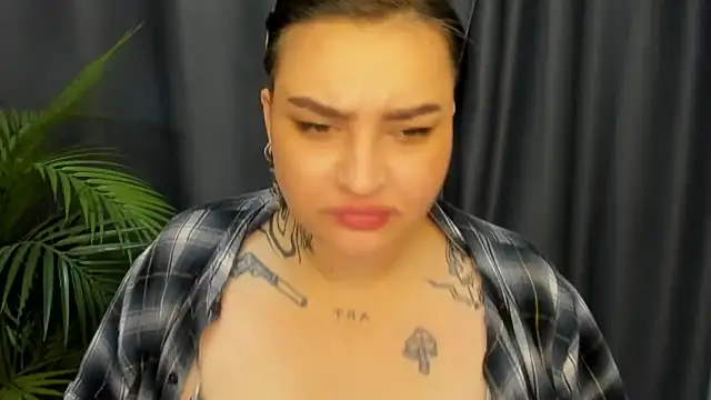 NikkiSummer webcam