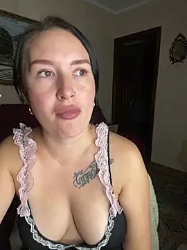 Roxana_Bell live cam on StripChat