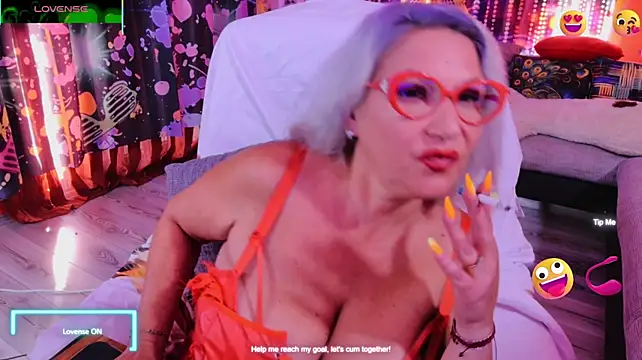 YOUR_MATURE_FANTASY live cam on StripChat