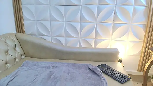 Bella_Stoone_ webcam