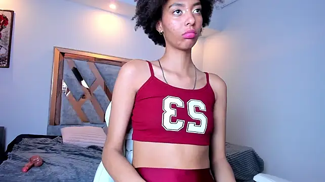 Kiara_Kamau_XXX webcam
