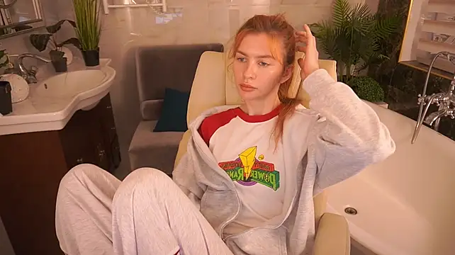 Nicol_Moonn webcam