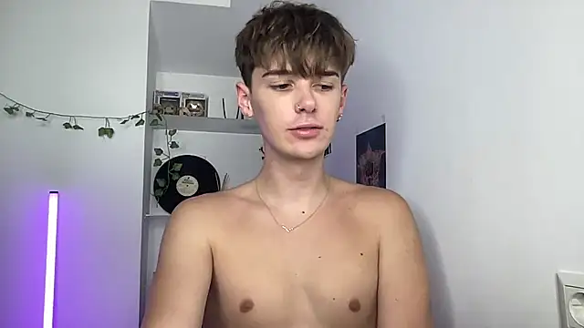YourMilkyGuy live sex cam