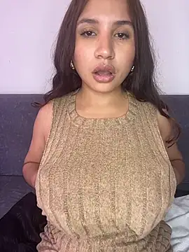 MiahJones_ live cam on StripChat