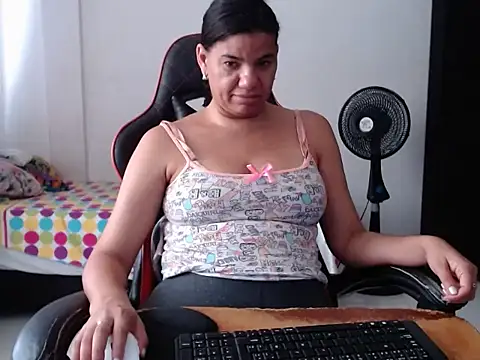 Adriana_0312 live cam room