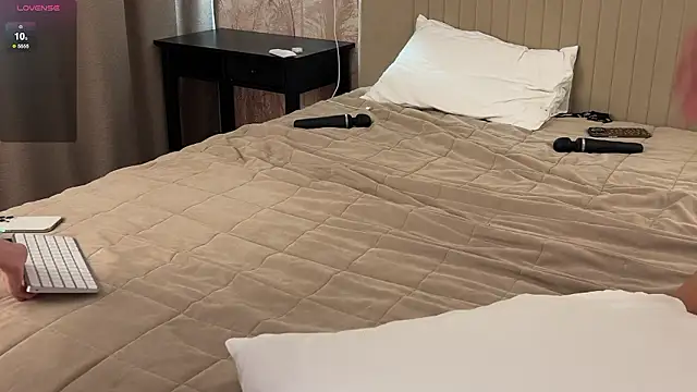 Look_Carefully live sex cam