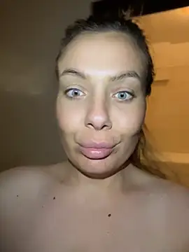 KrisKkiki webcam