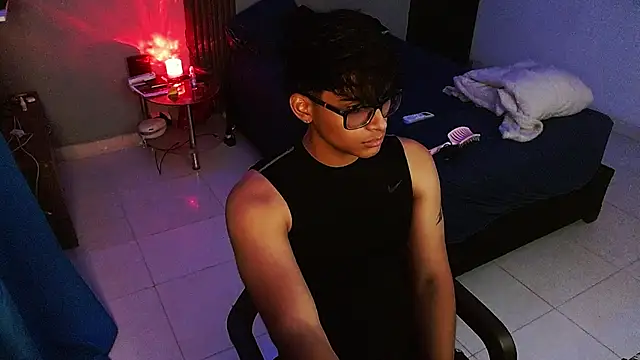Mr_yisuzz webcam