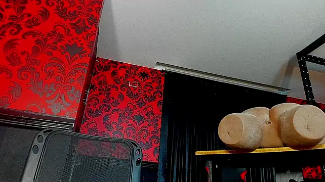 Miss_KathyFox webcam