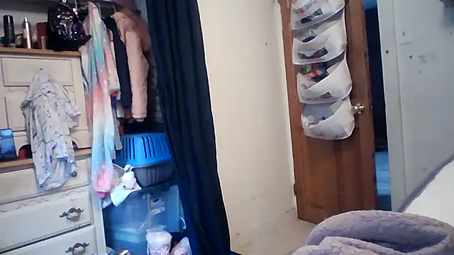 starlight1983 live cam on StripChat