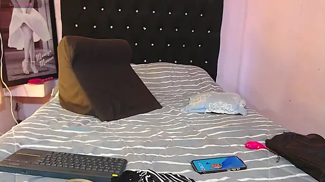 kittybonxx live cam on StripChat