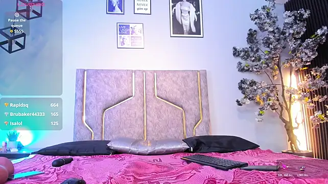 miaakittyy live cam on StripChat